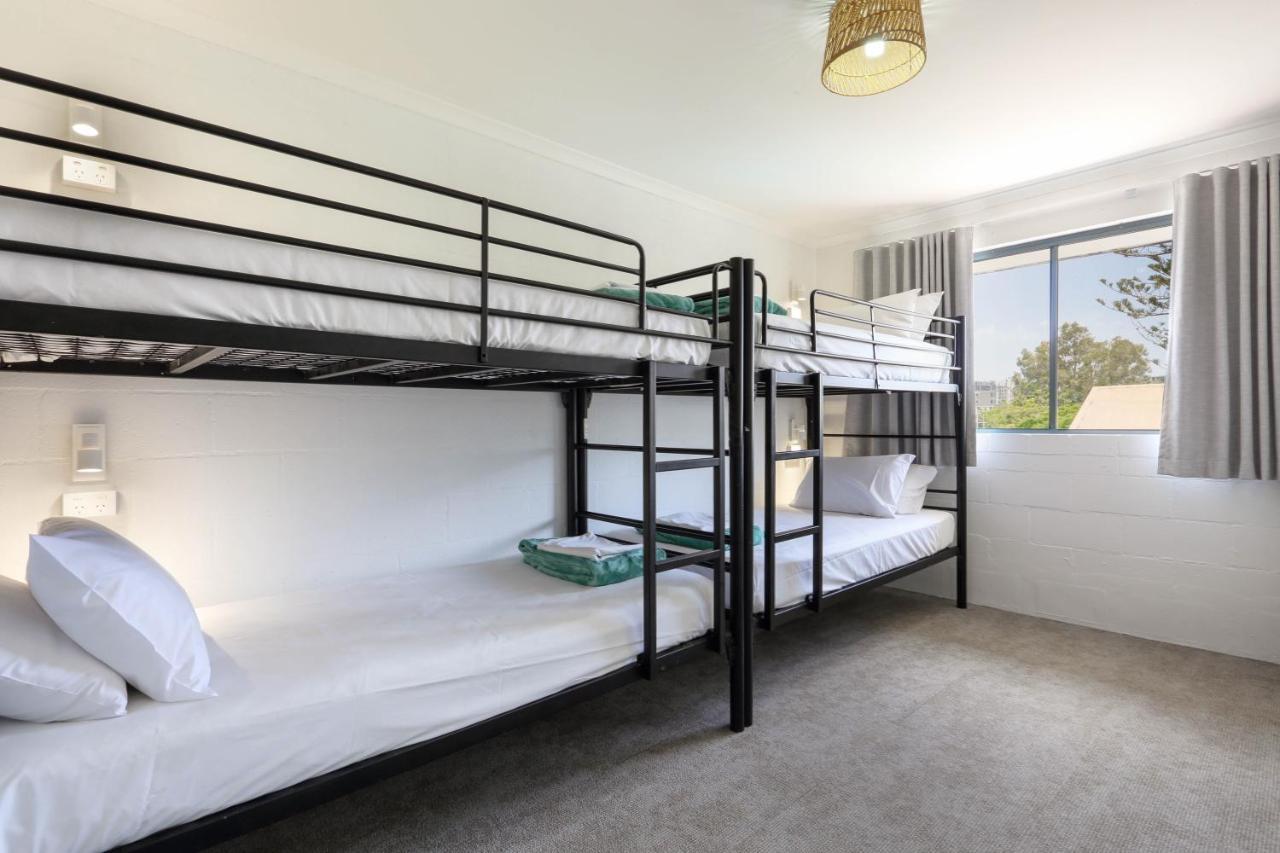 Abode Mooloolaba, Backpackers & Motel Rooms Экстерьер фото