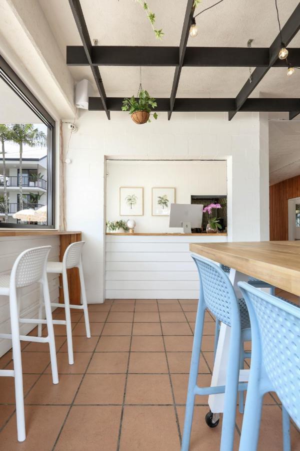 Abode Mooloolaba, Backpackers & Motel Rooms Экстерьер фото